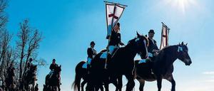 Osterreiter sind am Ostersonntag auch wieder nahe dem Spreewalddorf Zerkwitz bei Lübbenau unterwegs. 