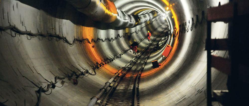 Die BVG buddelt viel in Berlin - auch auf der U5-Baustelle zwischen Rotem Rathaus und Unter den Linden.