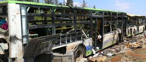 Ein Selbstmordattentäter hatte sich am Samstag neben den Bussen in die Luft gesprengt.