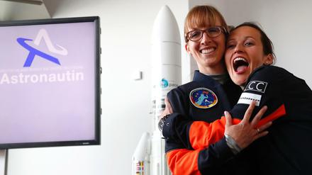 Insa Thiele-Eich (links) und Nicola Baumann könnten Deutschlands erste Astronautinnen werden. 