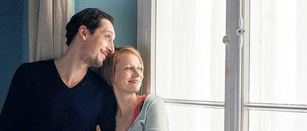 Alles auf Anfang.  Martin (Hans Löw) und Fiona (Katharina Marie Schubert) finden ihre gemeinsame Liebe wieder – nach 20 Jahren.