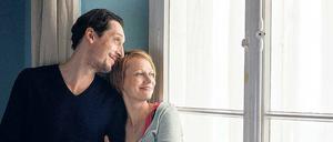 Alles auf Anfang.  Martin (Hans Löw) und Fiona (Katharina Marie Schubert) finden ihre gemeinsame Liebe wieder – nach 20 Jahren.