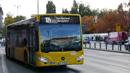 Noch fährt der 104er am Rathaus Schöneberg vorbei - im Dezember ist Schluss