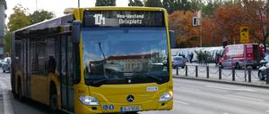 Noch fährt der 104er am Rathaus Schöneberg vorbei - im Dezember ist Schluss