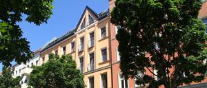 Altbau-Fassaden im Kaskelkiez (Kaskelstraße) in Berlin-Lichtenberg stehen nun unter Milieuschutz und dürfen nur mit einer Genehmigung saniert werden.  