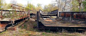 Neben der Yorckstraße rosten die denkmalgeschützten Brücken vor sich hin. Einen Termin für den Wiedereinbau als Fuß- und Radweg gibt es nicht.