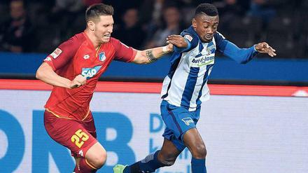 Zug nach innen. Salomon Kalou (rechts).