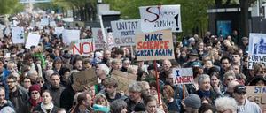 Etwa viertausend Menschen nahmen an der Demonstration "March for Science" in Berlin teil.