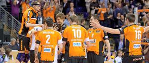 Groß, größer, Fischer (links). Die BR Volleys mussten gegen Frankfurt über sich hinauswachsen.