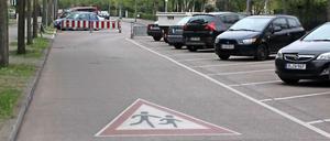 Trotz Schrägparkens und Tempo 30-Zone wird im Pillnitzer Weg oft gerast.