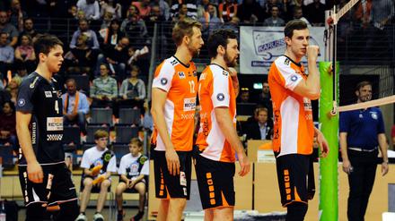Die zwei Australier Luke Perry und Paul Carroll sowie die beiden Kanadier Steven Marshall und Graham Vigrass (von links) gehören in dieser Saison zu den Stützen der BR Volleys.