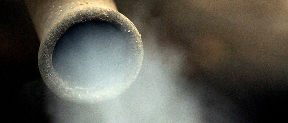 Nicht nur beim Diesel sind CO2-Ausstoß und Verbrauch in der Realität deutlich höher als vom Hersteller angegeben.