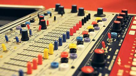 Zurück in die Zukunft. Die „Electric Music Box“ von 1970 vereint zahlreiche Funktionen eines modularen Synthesizers im handlichen Kofferformat.