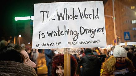 Die Rumänen protestieren gegen die Lockerung der Gesetze gegen Korruption. Aber der Kampf gegen Bestechung scheint aussichtslos.