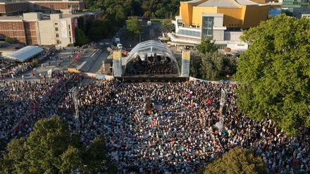 Klassik für die Massen. Die Berliner Philharmoniker bei ihrem Open Air auf dem Kulturforum im August 2016.
