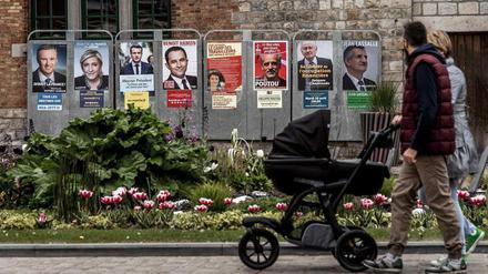 Erster Wahlgang in Frankreich: Insgesamt elf Kandidaten kämpfen um den Einzug in die Stichwahl. 