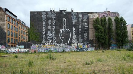 Hach, wie nett oder alles Kreuzberg, oder wat? Die Cuvrybrache war lange umkämpft. Nun hat der Kapitalismus gesiegt.