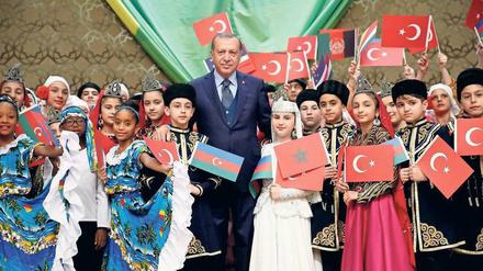 Staatschef Erdogan will das Ergebnis der Wahl nicht anfechten lassen. Zufrieden mit dem knappen Ergebnis ist er aber auch nicht.
