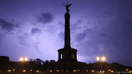 Die Siegessäule im Berliner Tiergarten. 