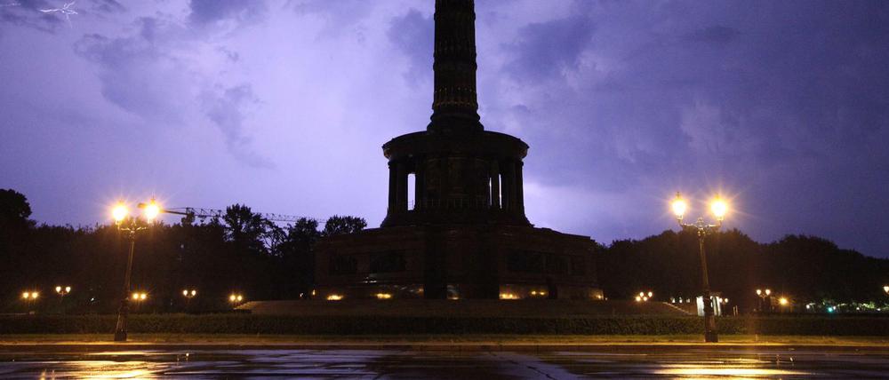 Die Siegessäule im Berliner Tiergarten. 