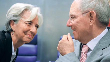 Unterschiedliche Ansichten. IWF-Chefin Christine Lagarde fordert von Griechenland mehr Reformen. Finanzminister Wolfgang Schäuble kann sich auch vorstellen, den IWF aus dem Rettungsprogramm für das Land herauszuhalten. 