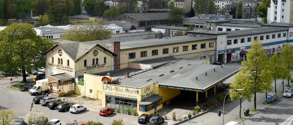 Nach langem Hin und Her erhält Berlin vom Bund ein bedeutendes Grundstück für den Wohnungsbau - das 4,7 Hektar große Dragoner-Areal in Kreuzberg.