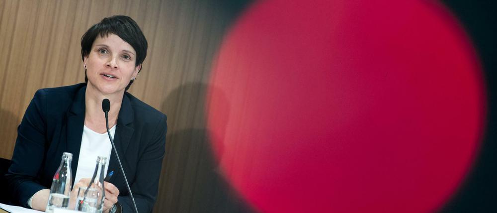 Neuer Ärger in Sachsen für AfD-Chefin Frauke Petry.