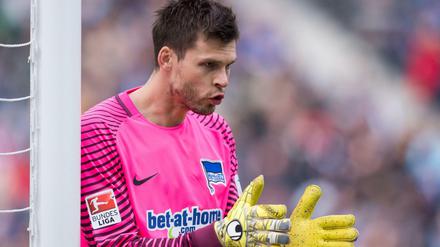 Torwart Rune Jarstein sichert den Herthanern den Sieg.