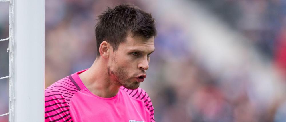 Torwart Rune Jarstein sichert den Herthanern den Sieg.