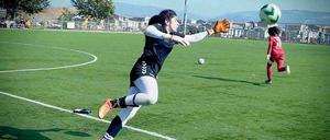 Die Heimat der Eltern im Herzen. Dorranai Hassan beim Training mit dem afghanischen Nationalteam – in Kalifornien. 