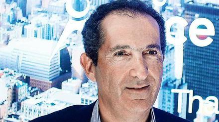Aufsteiger.  Patrick Drahi, der steuersparend in Genf residiert, nutzt meistens Billigflieger und leistet sich weder Chauffeur noch Sekretärin.