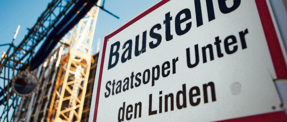 Eine Oper in Bau ist immer noch eine Oper, kann also auch eröffnet werden, oder was?