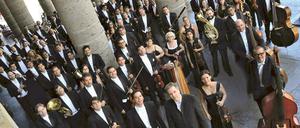 Das mexikanische Ensemble Jalisco Philharmonic.