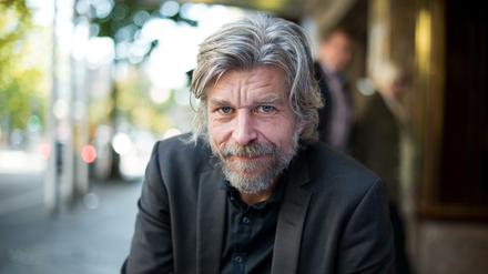Er ist wieder da. Bald zumindest. Karl Ove Knausgård setzt sich in seinem letzten Band intensiv mit Hitler und seiner eigenen Poetologie auseinander.