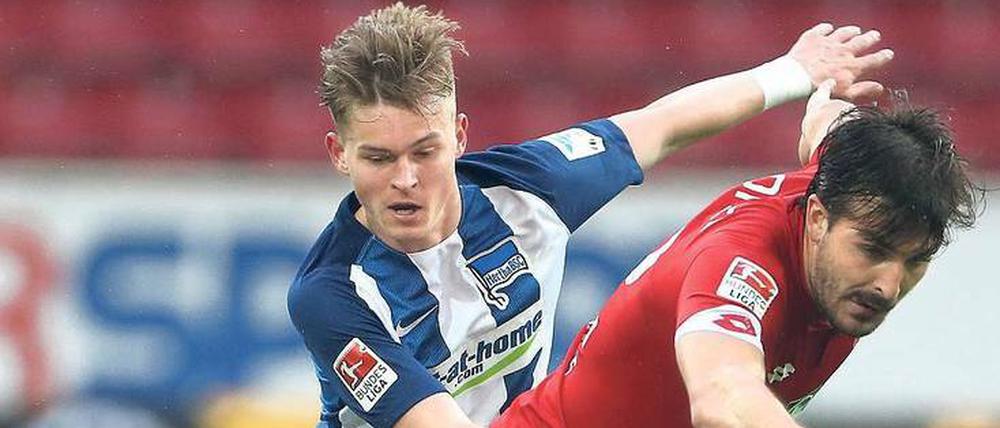 Aufrücker. Maximilian Mittelstädt wird in der Startelf stehen.