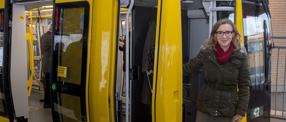 Grünes Licht. Die BVG-Vorstandsvorsitzende Sigrid Evelyn Nikutta darf sich über eine gute Bilanz freuen.