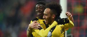 Die Dortmunder Matchwinner Dembélé (links) und Aubameyang.