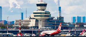 Umsteigen, bitte. Tegel sollte geschlossen werden. Könnte aber offen bleiben für Flugbobjekte anderer Art.