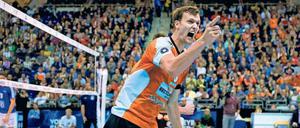Robert Kromm, 33, spielt seit 2012 bei den BR Volleys. Am Samstag in Rom trifft Deutschlands Volleyballer des Jahres, der 2,12 Meter groß ist, mit den Berlinern im Halbfinale der Champions League auf Zenit Kasan (16.30 Uhr/live auf laola1.tv).