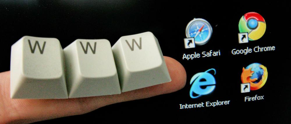 Die erste Webseite des Forschers Tim Berners-Lee ist unter http://info.cern.ch/hypertext/WWW/TheProject.html erreichbar.