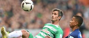 Bremens Fin Bartels erzielte das 1:0 für Werder Bremen. Herthas Allan sah dabei nicht gut aus.
