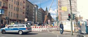 Keine Durchfahrt. Seit Mitte März ist die Grunewaldstraße an der Ecke Eisenacher Straße gesperrt.