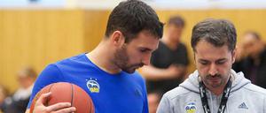 Der Assistent ist jetzt der Chef. Der 34-jährige Thomas Päch (links) hat Albas Profiteam von Ahmet Caki übernommen.