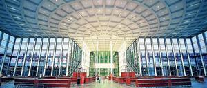 Sieht gut aus, reicht aber nicht. Die Messe Berlin (hier der Eingang Süd) will anbauen.