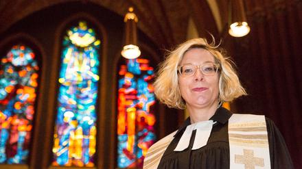 Pfarrerin Dr. Rajah Scheepers im gesperrten Innenraum der Matthäuskirche.