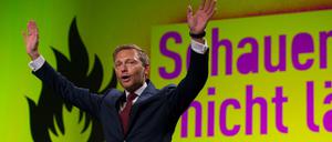 Christian Lindner, FDP-Bundesvorsitzender, steht nach seiner Rede beim FDP-Bundesparteitag in Berlin auf der Bühne.