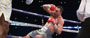 Es geht abwärts. Wladimir Klitschko geht im Kampf gegen Anthony Joshua (Großbritannien) zu Boden. 