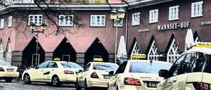 Tief im Südwesten. Der Bahnhof in Wannsee ist vielleicht nicht der modernste, aber mehr als markant.