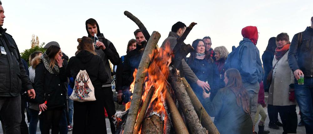 Lagerfeuer im Mauerpark.