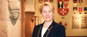 Ausnahmsweise leicht verspätet: Franziska Giffey, Bezirksbürgermeisterin von Neukölln.